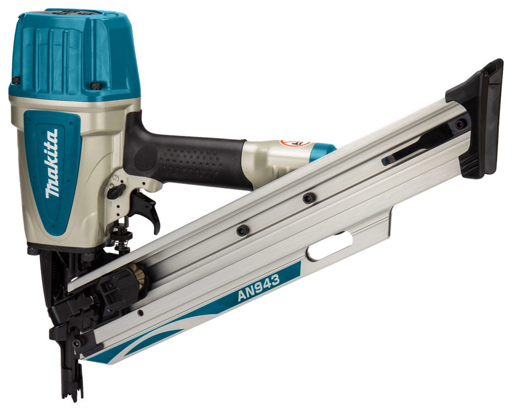 constructietacker makita 8bar-4