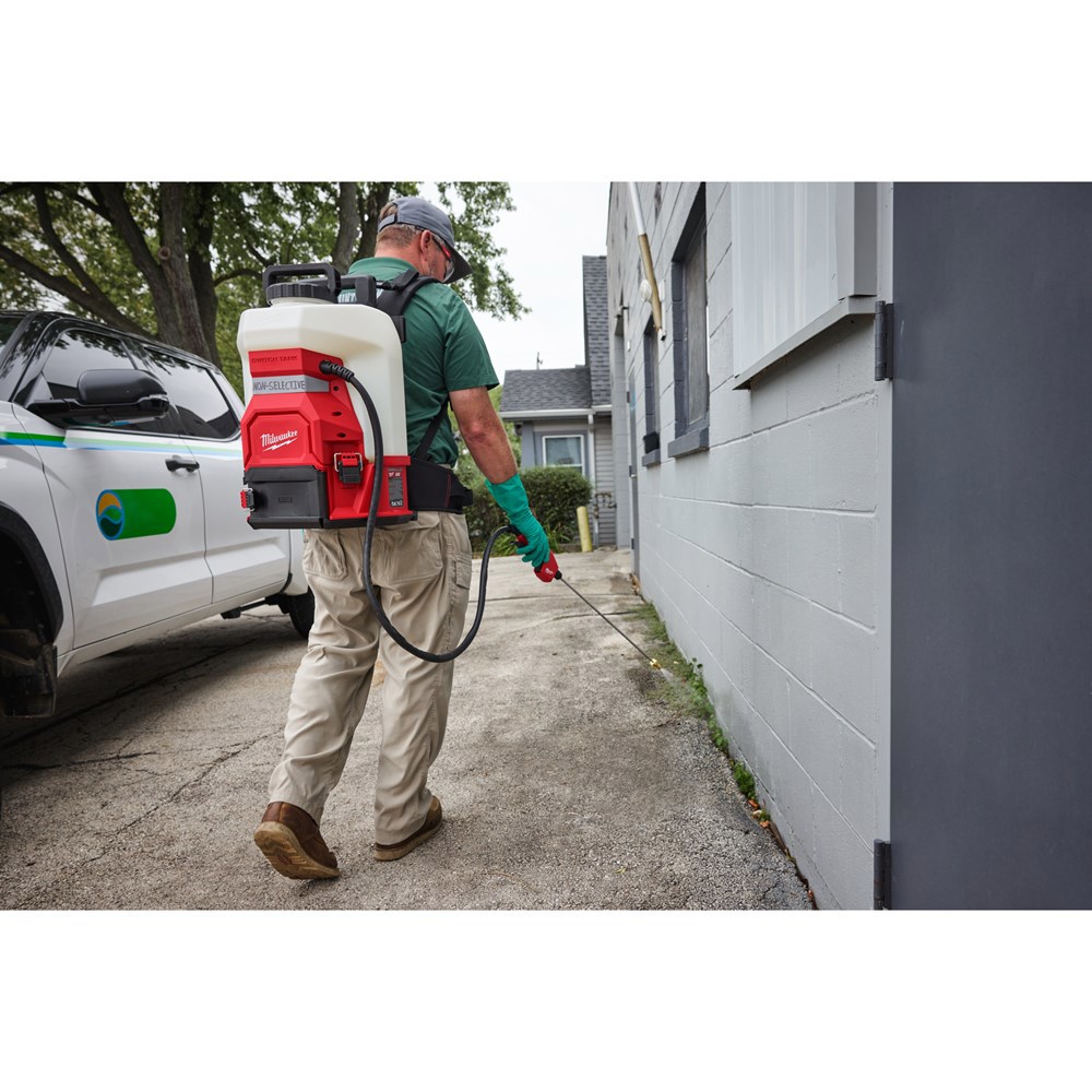 accu basis rugzak drukspuit milwaukee-8