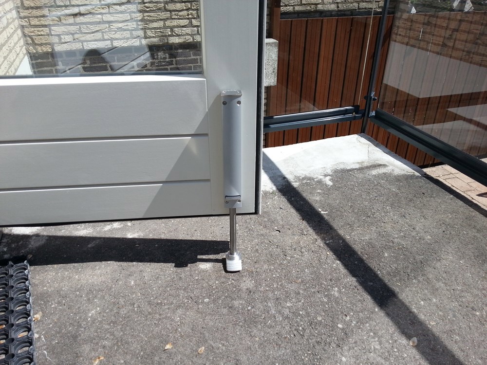 deurvastzetter wit dictator-3