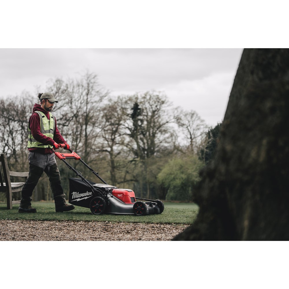 accu grasmaaier milwaukee 530mm-19