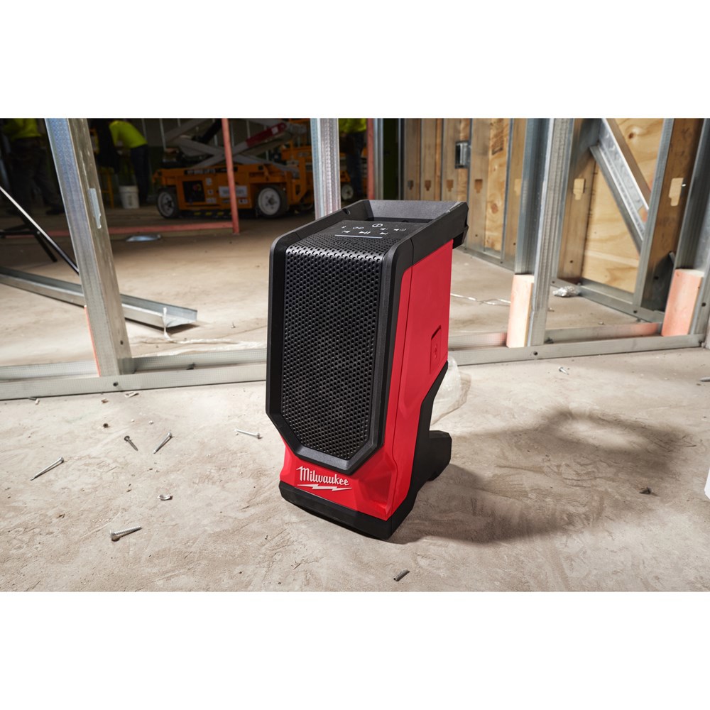 accu speaker bluetooth milwaukee-8