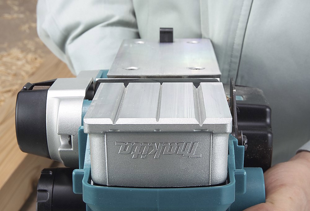 schaafmachine makita 82mm-7