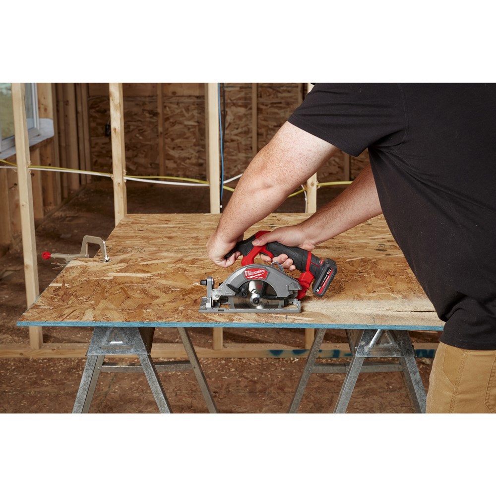 accu cirkelzaagmachine milwaukee 140mm-13